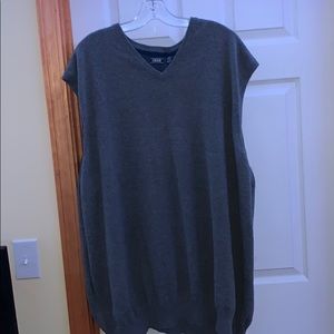 Men’s sleeveless sweater vest